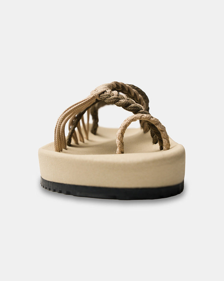 ELEVATE – Zand
