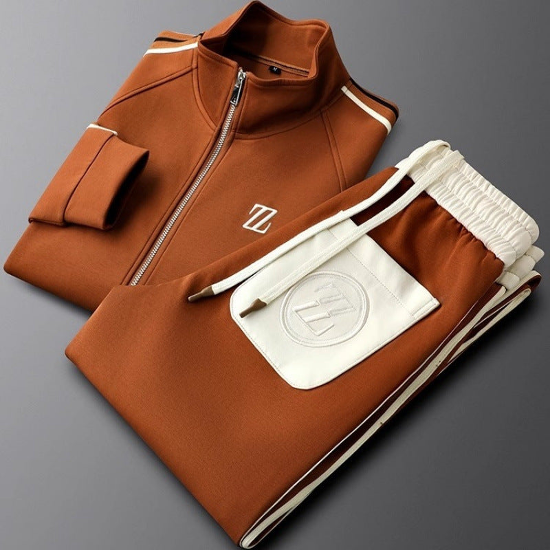 Conjunto de fato de treino atlético para homem com fecho à frente e detalhes às riscas