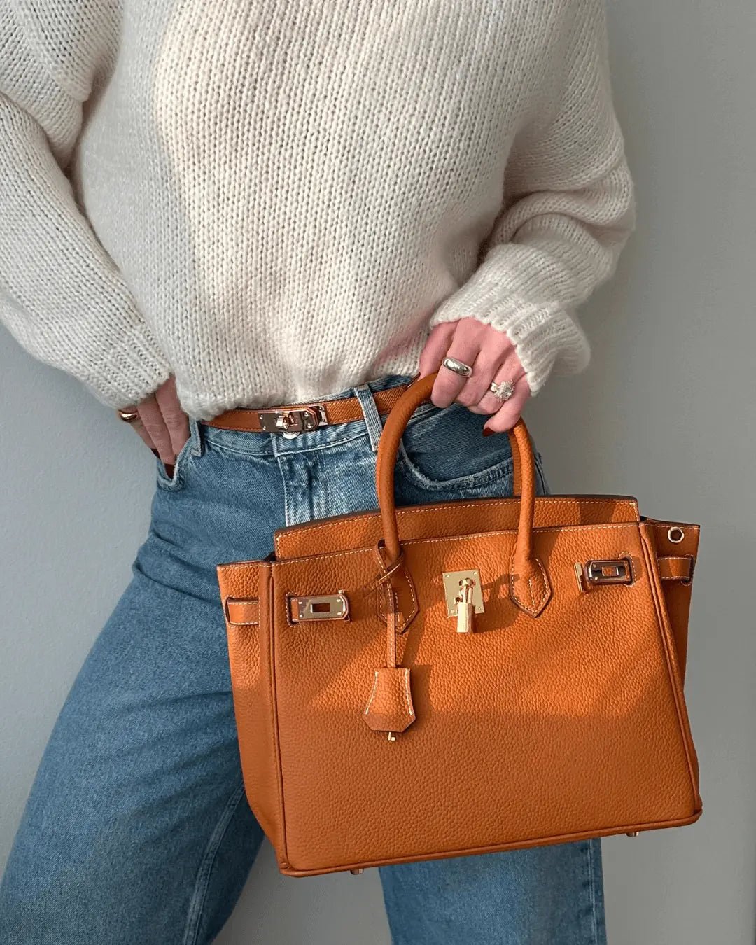 Mala de Mão de Pele Genuína de Luxo para Mulher Feita em Itália Elegante e Funcional para Uso Diário